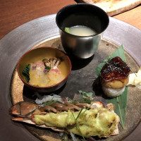 ファアグラのお寿司が絶品。地元の食材、郷土料理も魅力。