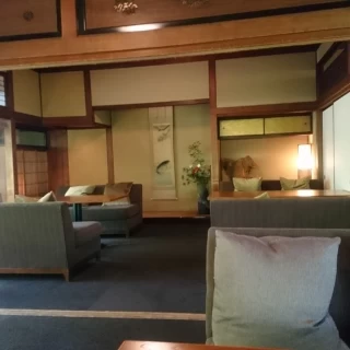 蘇山荘。右側の部屋が、親族の着付け等を行う部屋になります