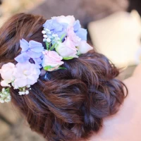 カラードレス時のヘアセットです
お花も選べました