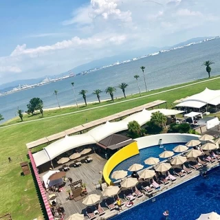 上部階の挙式会場から撮った写真