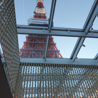 チャペルの天井から見える東京タワー
