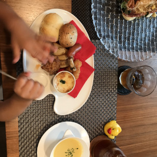 お子様ランチ。
3歳くらいとのことですが、ボリューミーでス