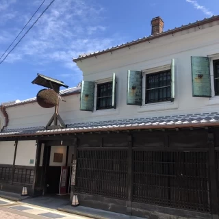 披露宴会場。重厚感のたる外観。