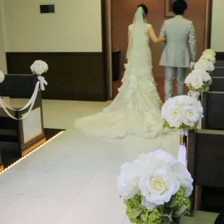 挙式会場の新郎新婦の出入口