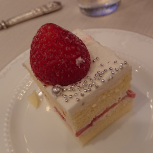 ウェディングケーキお裾分け|504988さんのANAクラウンプラザホテル札幌の写真(671518)