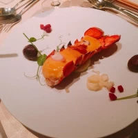 雲丹の乗ったオマール海老。大変好評でした