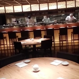 キッチンが見えます。