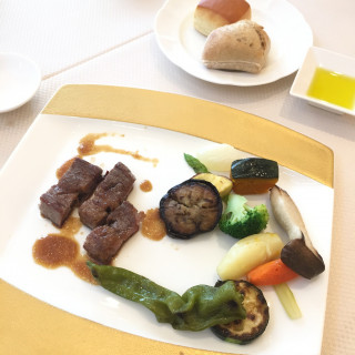 野菜にはこだわりがあるとのこと。お肉はかたい。