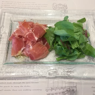 試食の生ハム