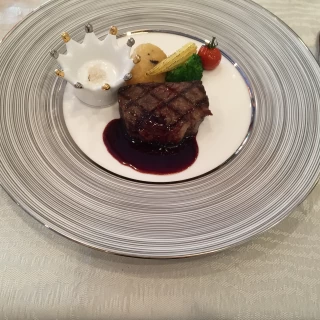 メインのお肉料理