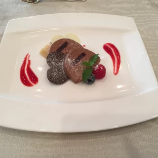 デザートのチョコレートケーキ