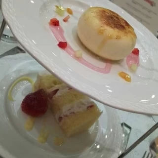 ティーパーティのようなデザートがかわいらしい！