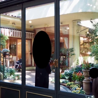 挙式会場の入り口。お庭が素敵。こちらより新郎新婦入場。