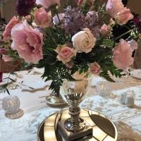 テーブル造花は可愛らしかったです