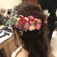 カラードレスのヘアメイク