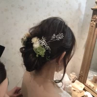 ウェディングドレスのヘアメイク