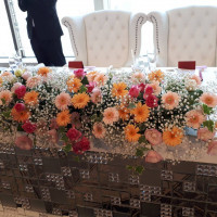 高砂のテーブル装花はプラン内ですがとても華やかでした。
