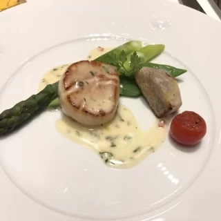 帆立貝のプランチャーソテー
ホワイトバルサミコソース