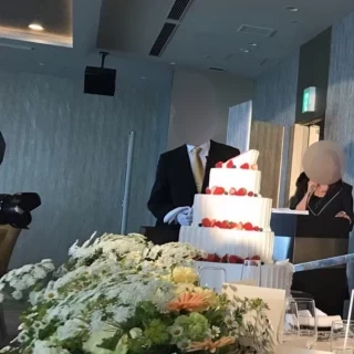 高級感のある大きなケーキ
