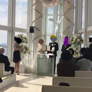 白亜が美しいチャペル