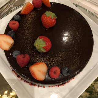 各卓にケーキを配ってフィニッシングをしてもらいました