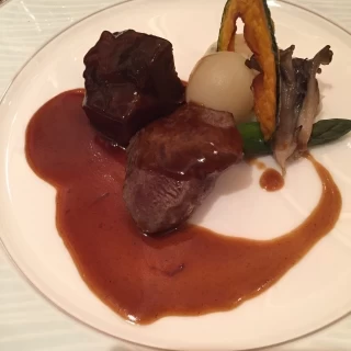 メインの肉料理