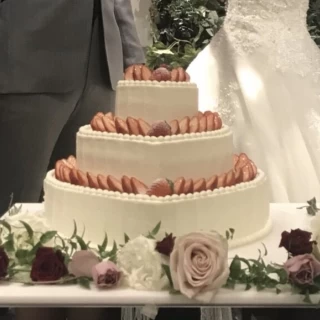 可愛らしいウエディングケーキでした