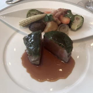 コースのメインのお料理です