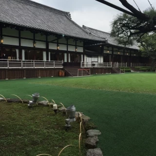 お庭から見た披露宴会場