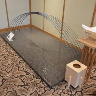 挙式会場途中の装飾品