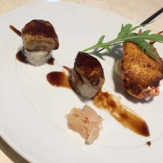 フォアグラ寿司と伊勢海老