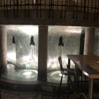 水が流れるおしゃれな噴水！