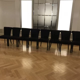 挙式会場前で、親族と集合写真がとれます