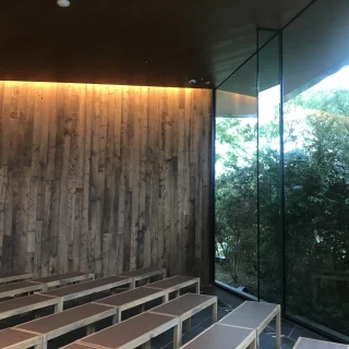 自然光の入るチャペル