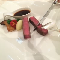 お肉料理。柔らかかったです。