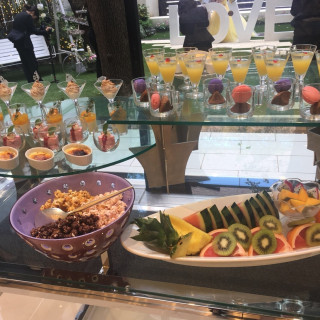 披露宴のお食事の途中に出てくるデザートビュッフェ