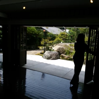 披露宴会場の外