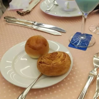 焼きたてパンです。すごく美味しと評判でした。