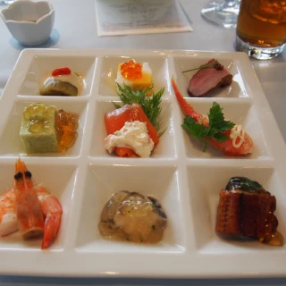 色んな種類を味わえる前菜が美味しかったです。