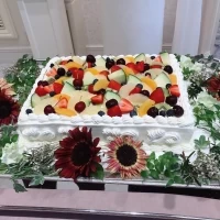 試食会で出たケーキです。
