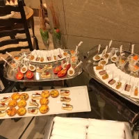 ビュッフェは種類が多くて美味しかったです