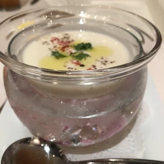季節のスープ
冷製スープです
季節によって変わります