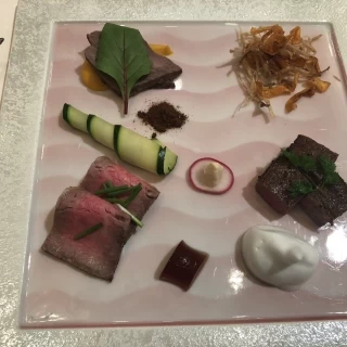 お肉料理
フィレ、ロース、モモの3種類