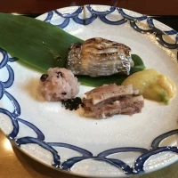 お魚は季節の品を盛り込んで貰いました。写真は、太刀魚です。