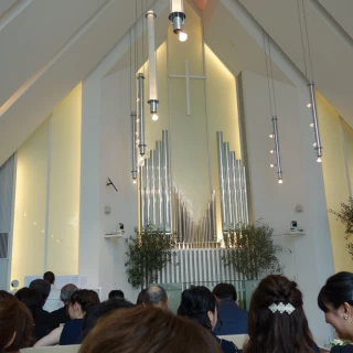 天井の高いチャペル