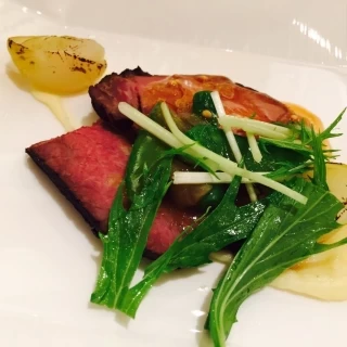 ジューシーな肉料理