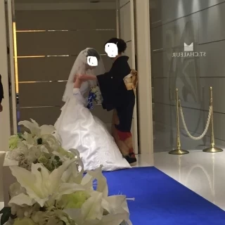 母親によるベールダウン
