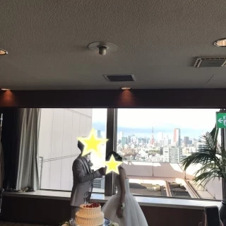 ケーキ入刀はバックに東京タワーがみえる場所でした