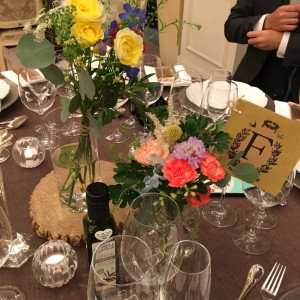テーブル装花。テーブルナンバーは持ち込みです。|508406さんのセントグレースヴィラ(千葉）の写真(696909)
