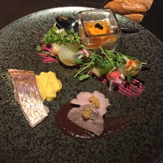 お魚お肉の美味しさもさる事ながらウニのムースとお野菜が美味。